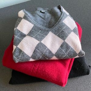 Set of 3 💯 cashmere sweaters.Grey/pink,red, black